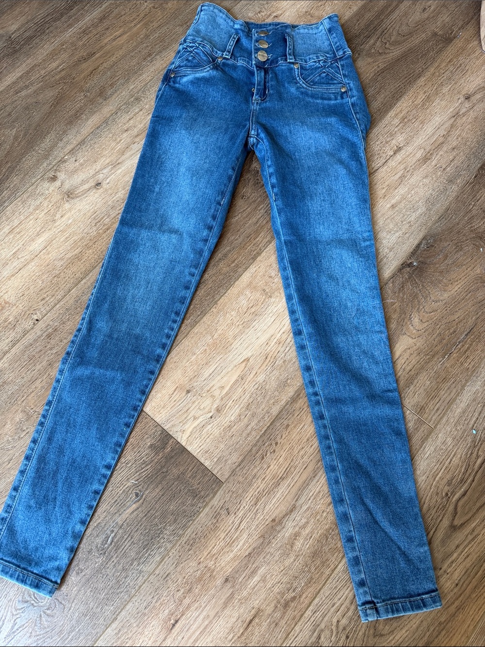 High-Rise Skinny Jeans in Medium Blue Wash